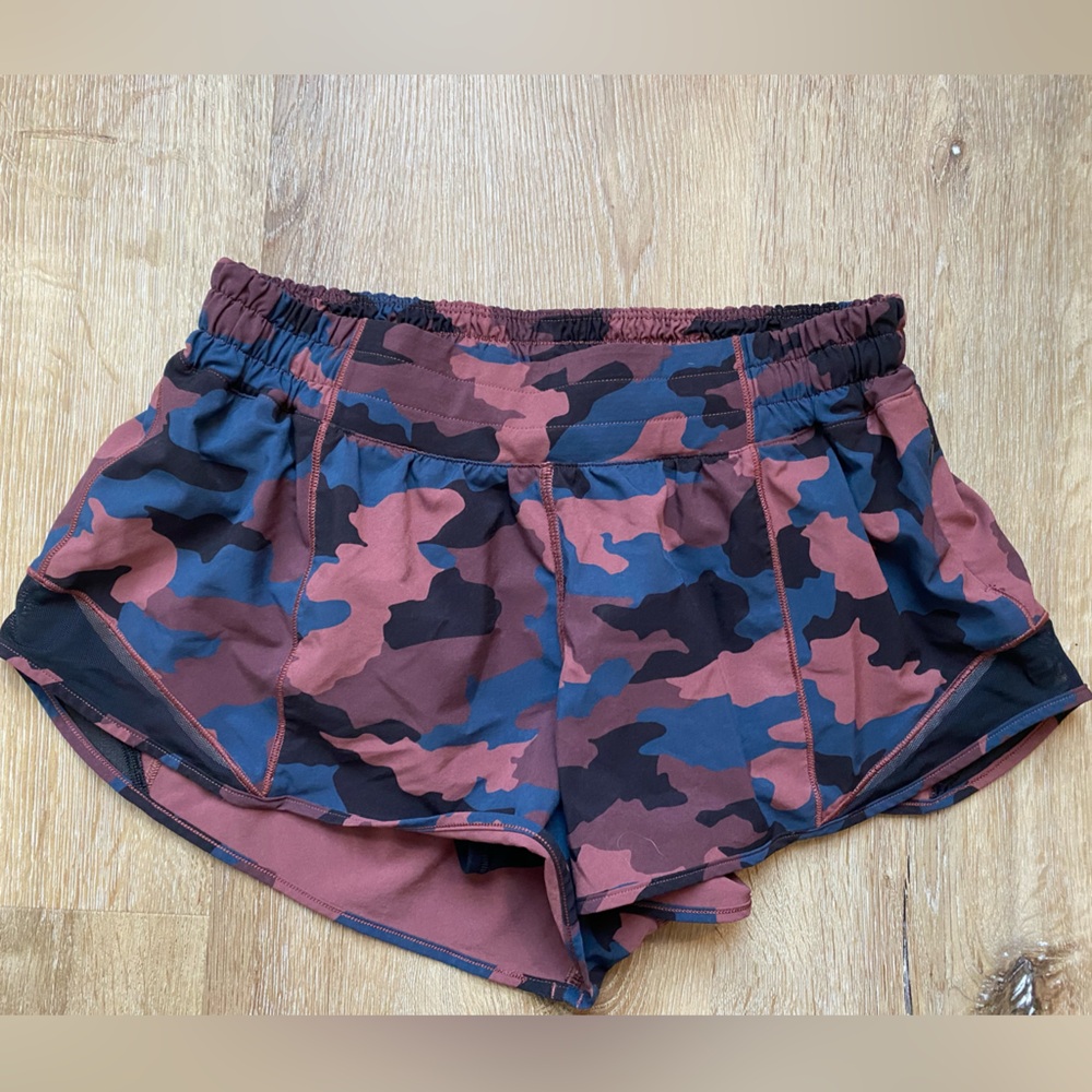 Lululemon hotty hot shorts 2.5 inch length